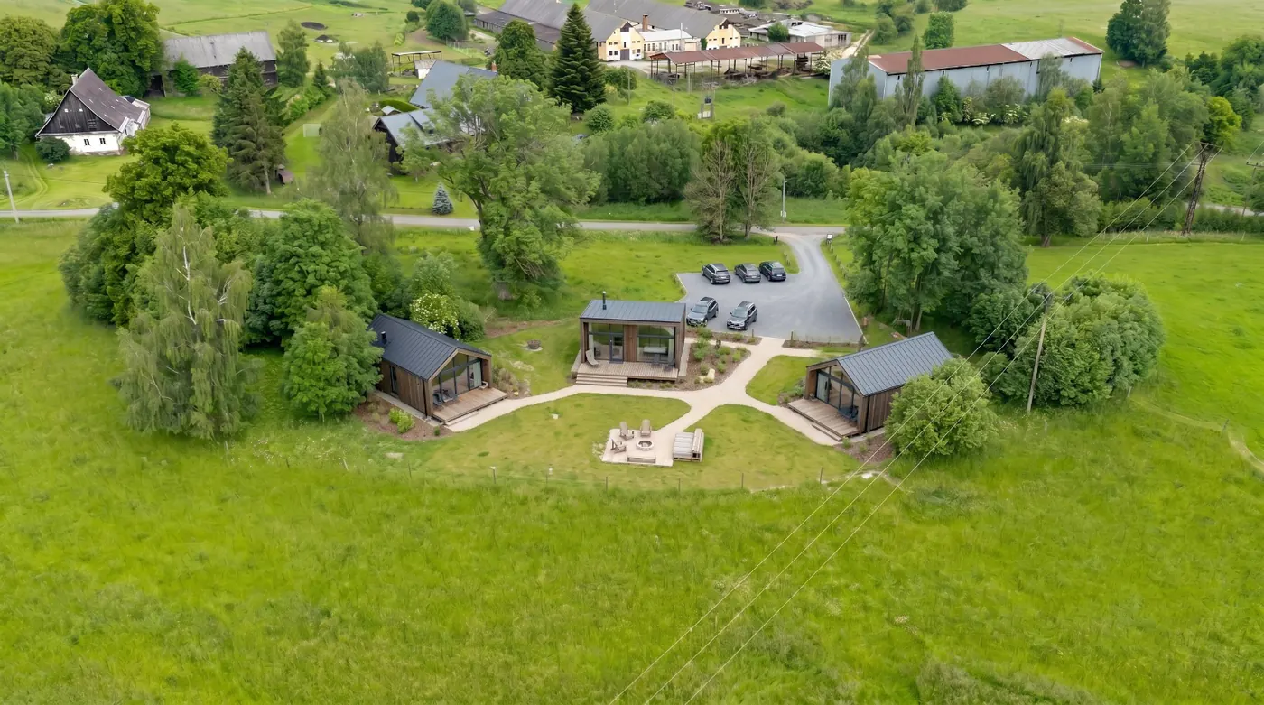 Vizualizace glamping chatek z výšky